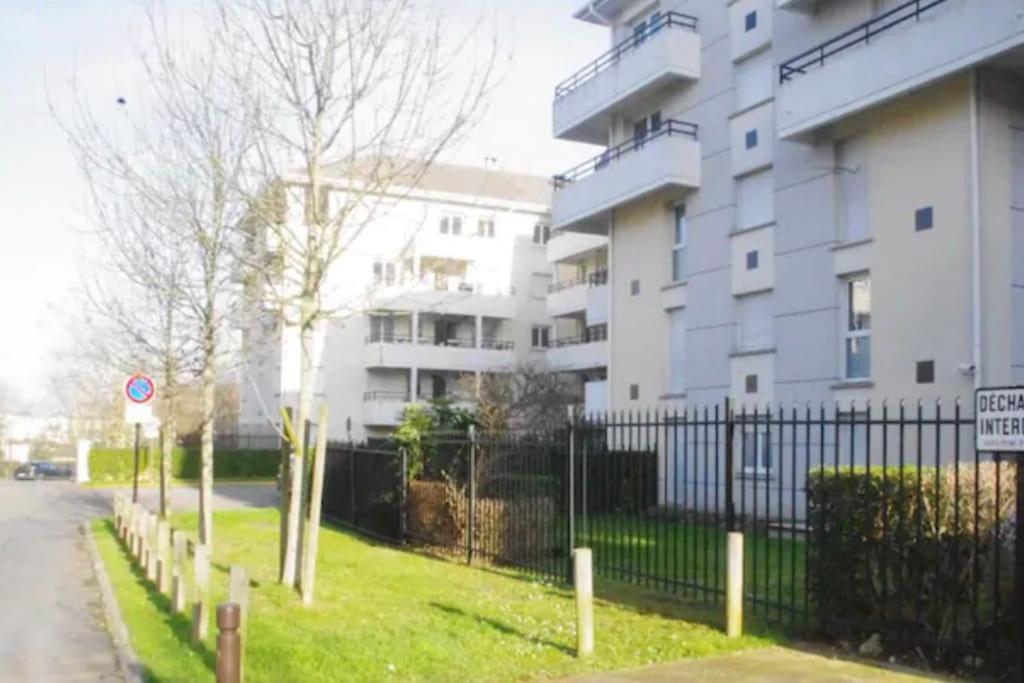 Tres Bel Appartement Entre Paris Et Disneyland Lognes Exterior foto